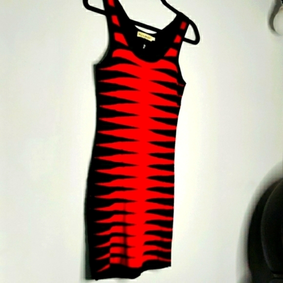 Black and Red graphic print Sweater Dress - Picture 2 of 7